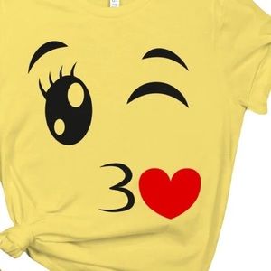 - Cute 🥰 Emoji Women 👕 t-shirt